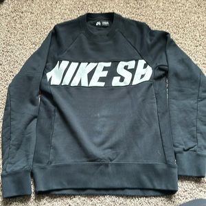 NIKE SB medium black sweater